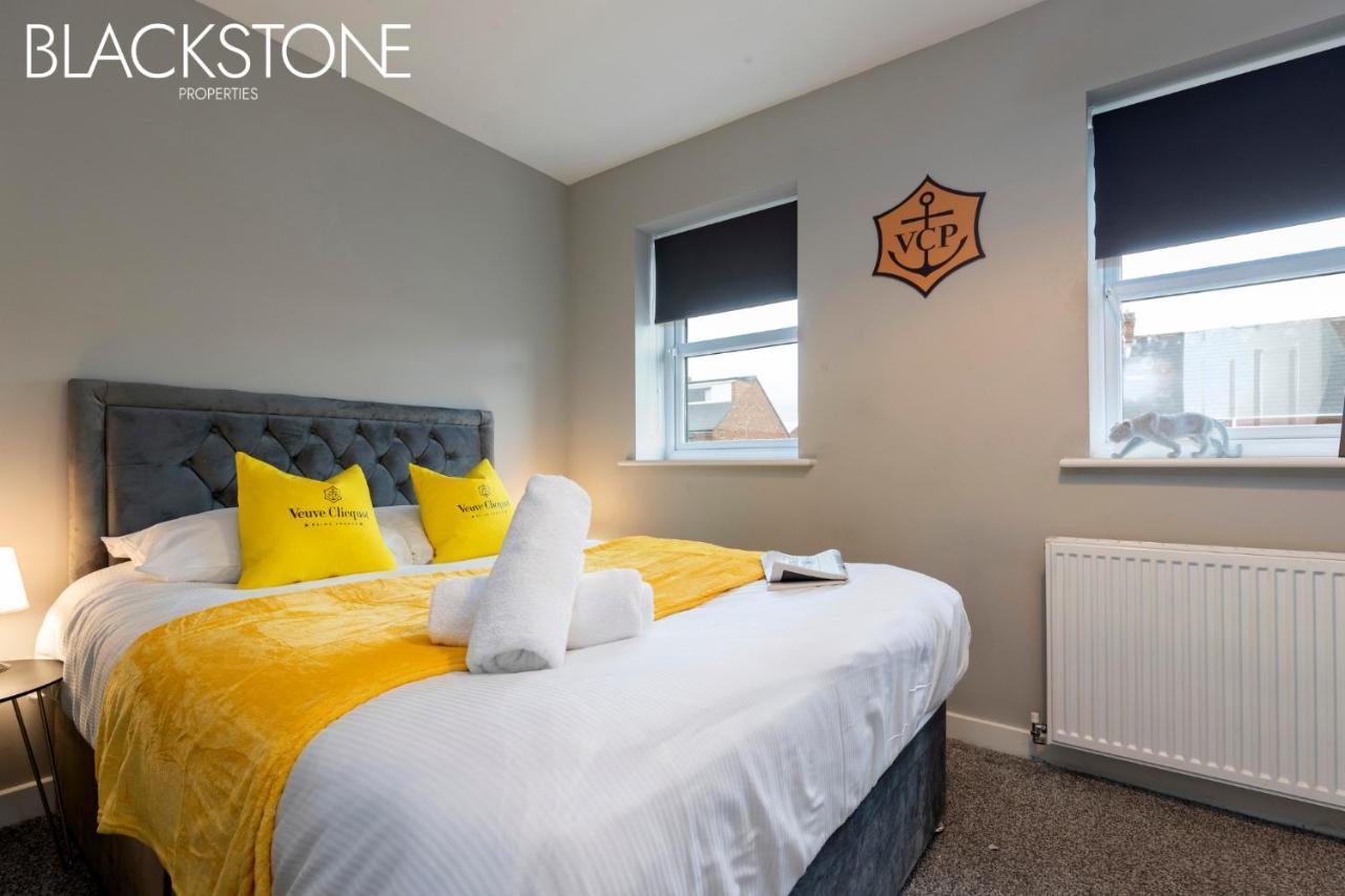 Champagne House - 4 Bed Property Plus 2 Sofa Beds By Bpne Darlington  Exterior foto
